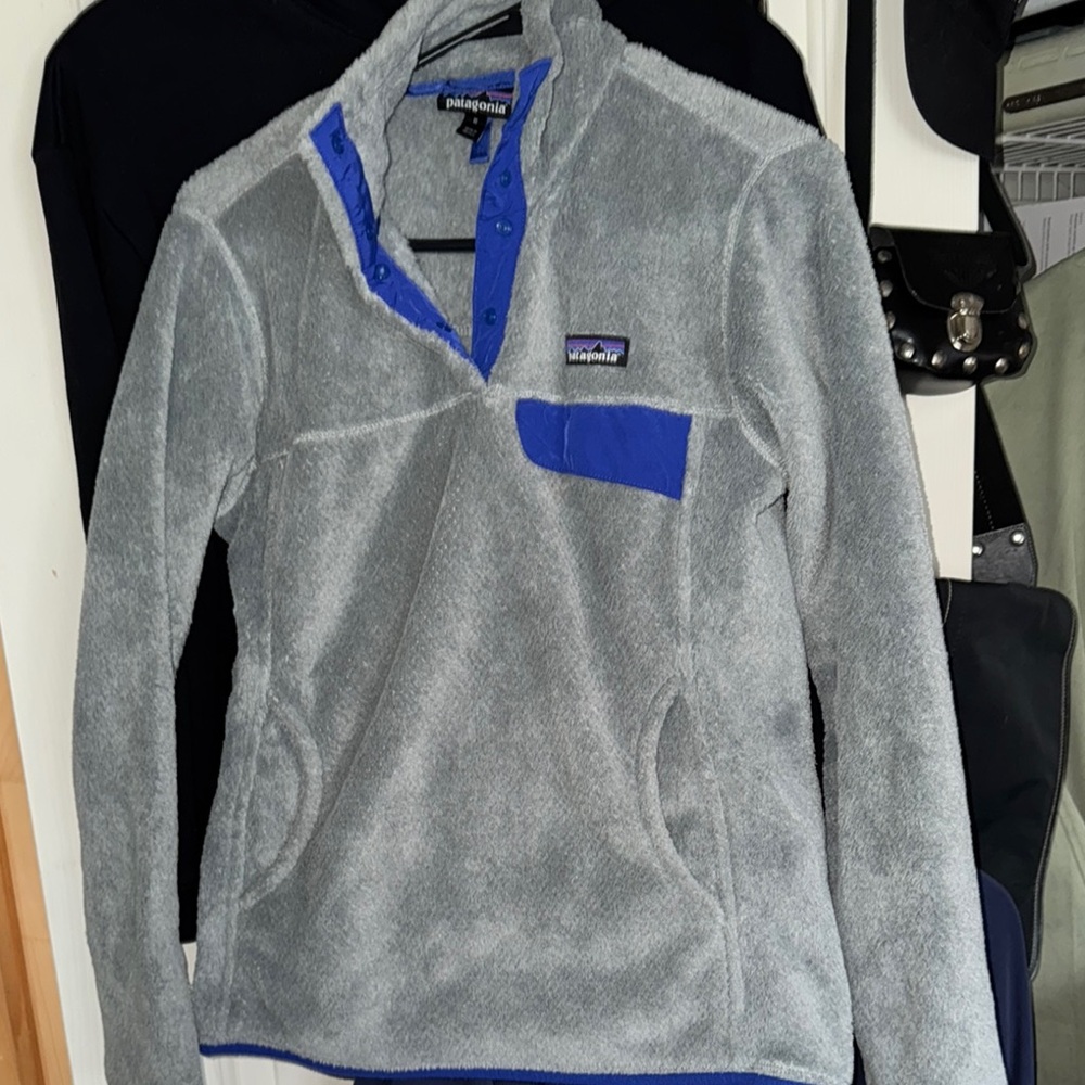 Patagonia Gray and Blue Fleece Pullover